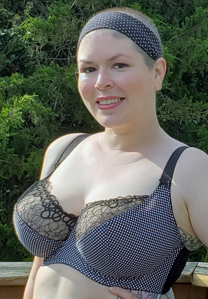 Front and side image of the nessa balconette bra on the body