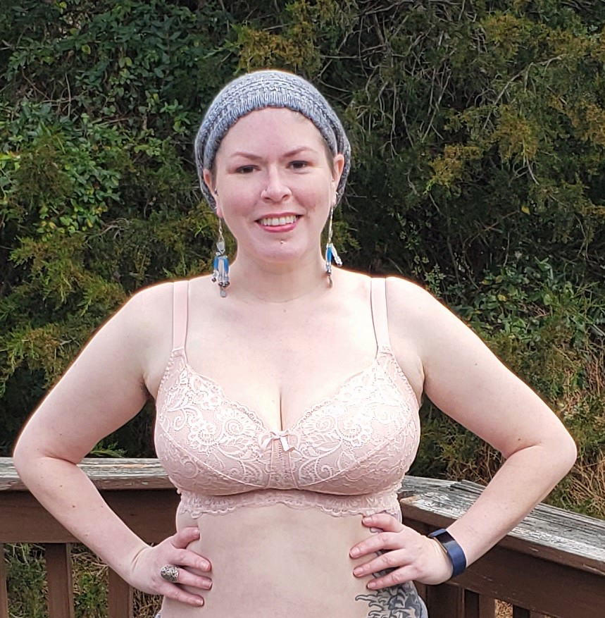 Image of the Andorra wire-free bra on the body, front facing