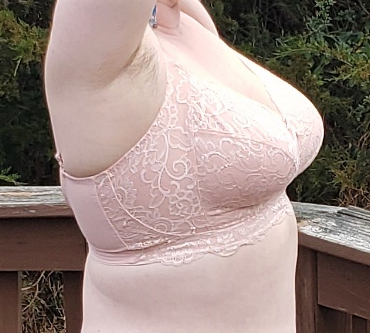 Image of the Andorra wire-free bra on the body, side facing with arms raised