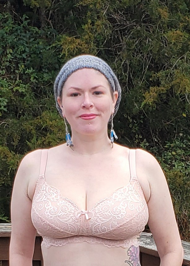 Image of the Andorra wire-free bra on the body, front facing